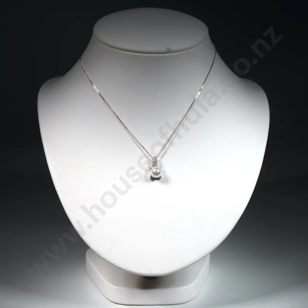 Sterling Silver  Chain &  Single Pearl  Pendant Image 1++