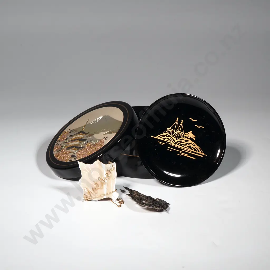 Set Of Six Vintage Chokin Art Coasters, Sterling Silver Thai Dancing Girl Black Enamel Brooch & MOP Leaf Shaped Brooch Image 1++