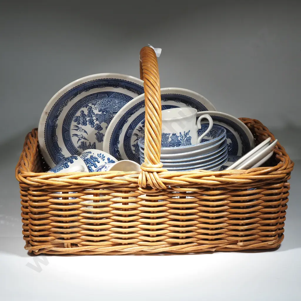 Vintage Basket Containing A Quantity of Blue & White Willow Pattern China Including Dinner Plates, Bowls, Cups & Saucers Image 1++