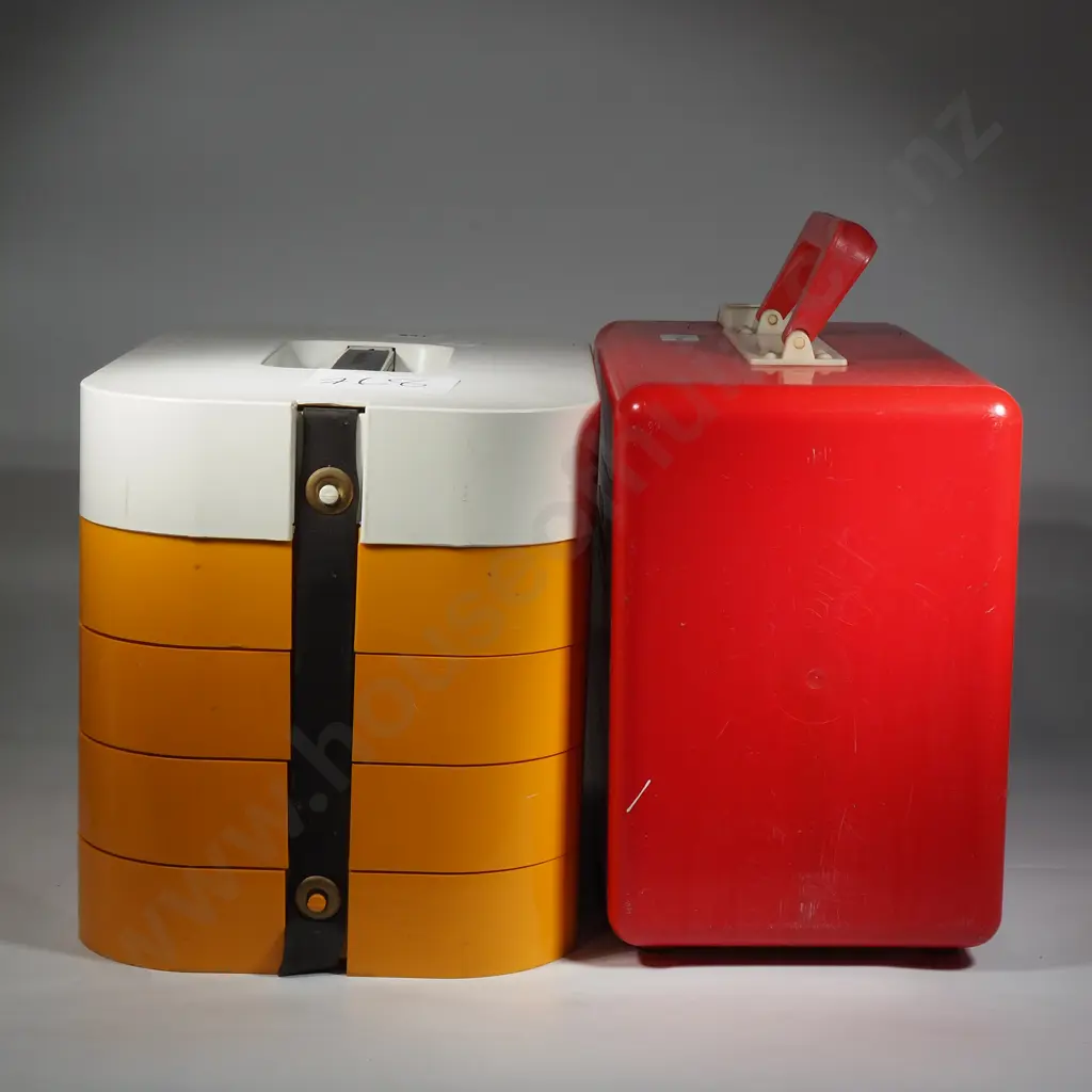 Hampa-Pak Picnic Set/Storage Box By The House Of Argy In The 1970s &  A Thermo Picknick -Koffer Red Plastic Case w Trays Image 1++