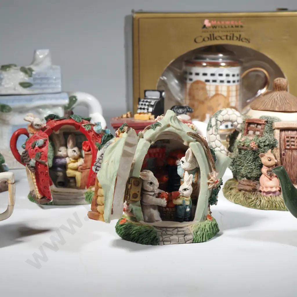 Large Collection Of Small Novelty Teapots  Image 1++