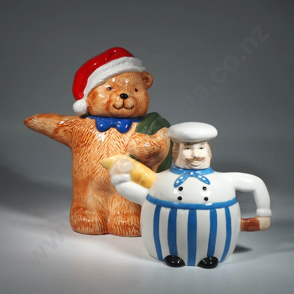 A Pair of Large Novelty Teapots Image 1++