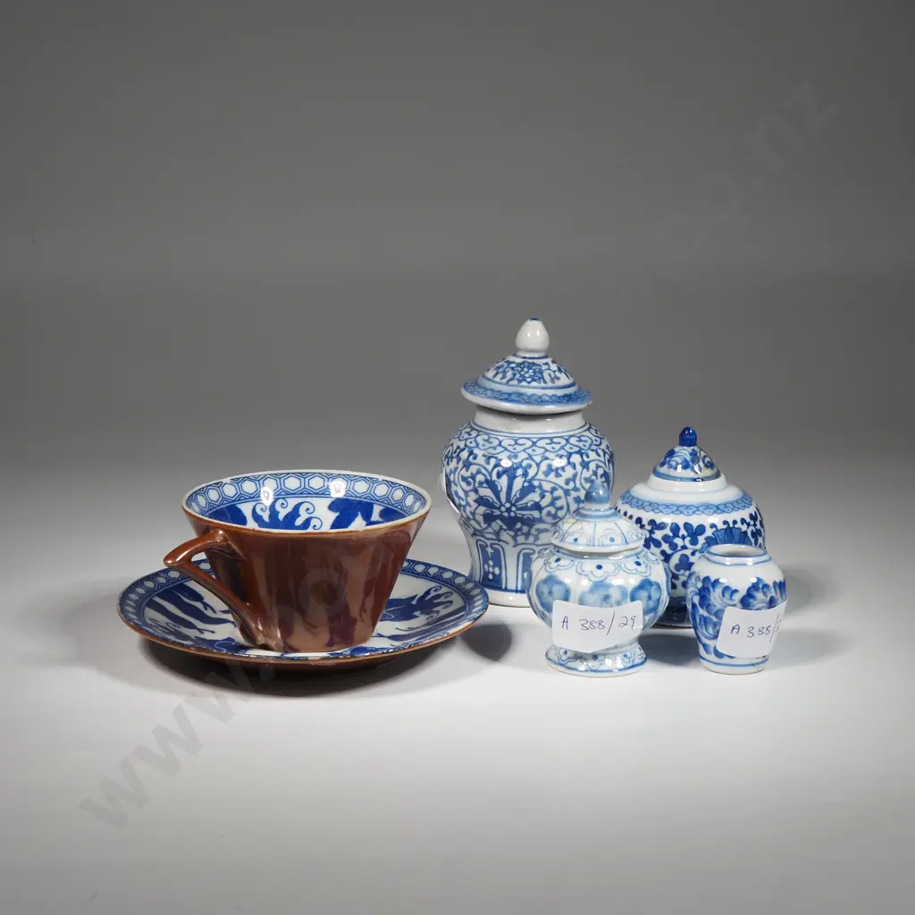 Mixed Lot of Blue & White Chine Image 1++