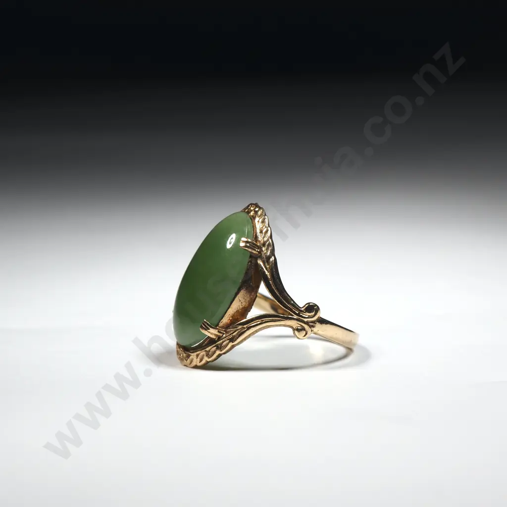 Vintage 9ct & Oval Greenstone Ring with Split Scroll Setting Image 1++