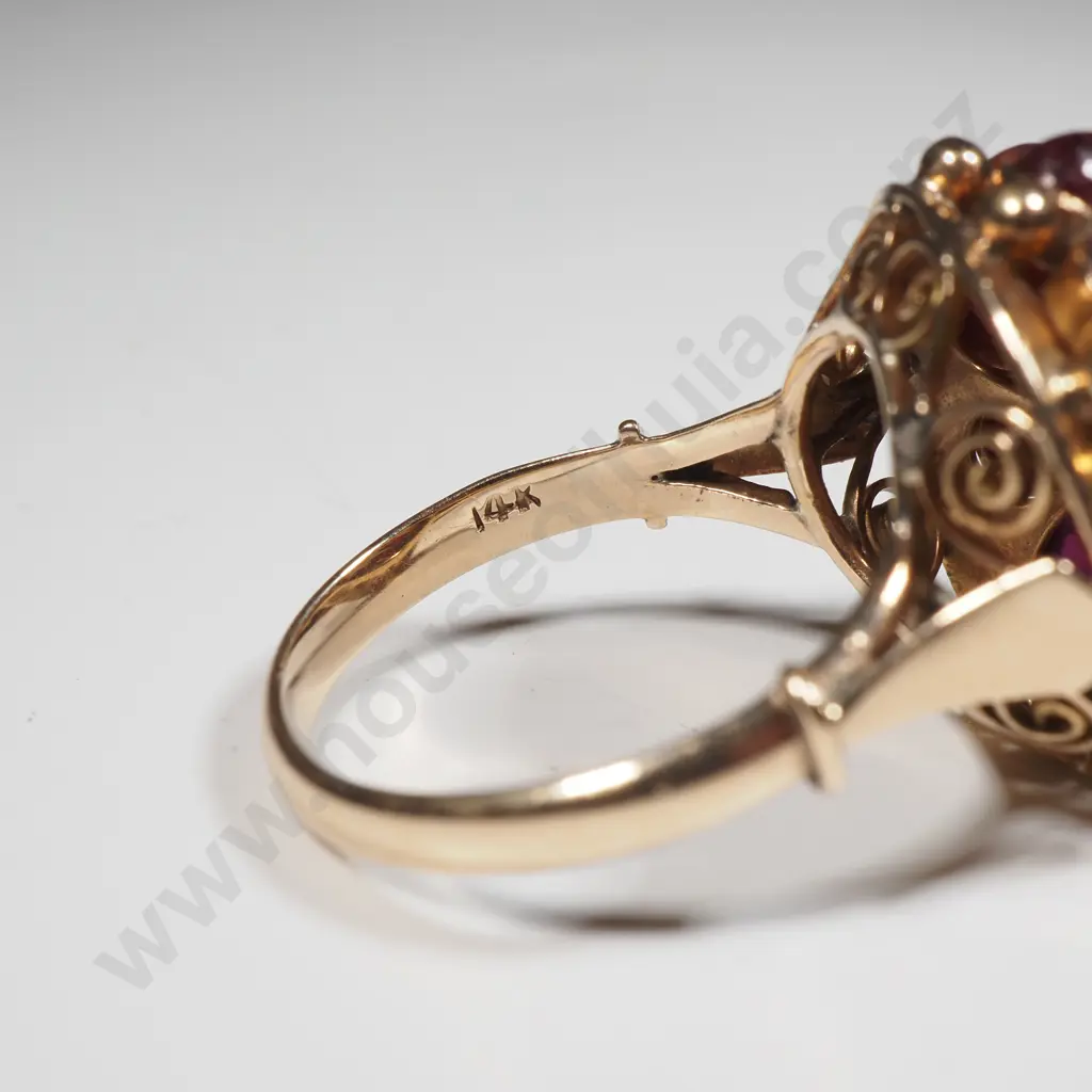 Substantial 14ct Gold Red Gem Ring Image 1++