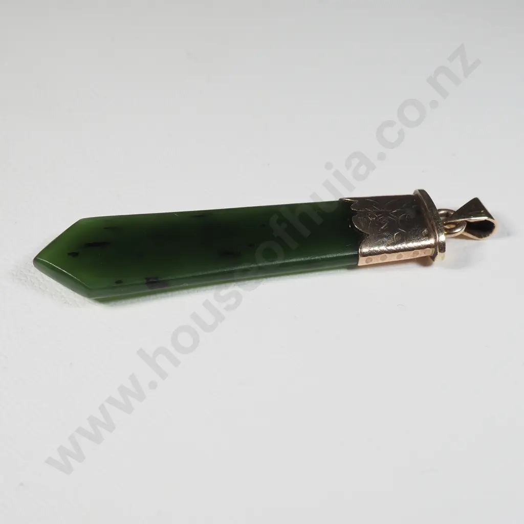 Colonial 9ct Gold Greenstone Pendant Image 1++