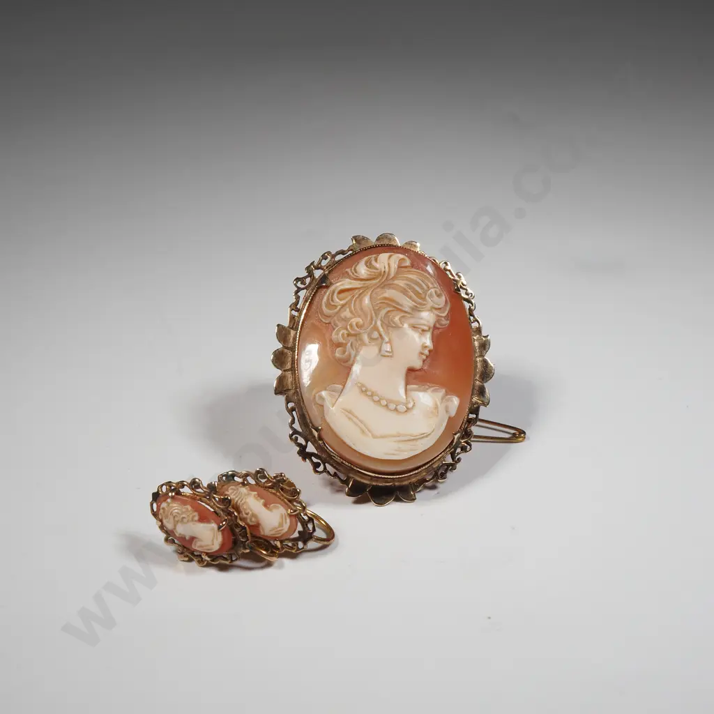Rolled Gold Cameo Pendant & Earrings Image 1++