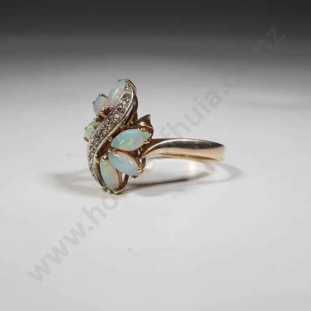 9ct Gold Opal & Diamond Ring Image 1++