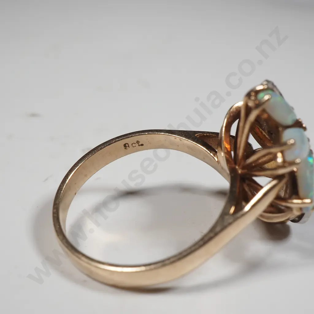9ct Gold Opal & Diamond Ring Image 1++