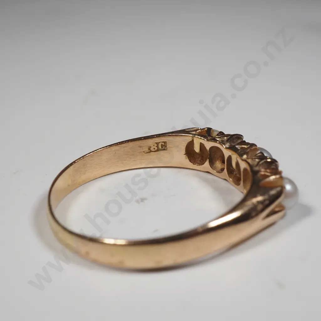 18ct Gold Pearl & Diamond Ring Image 1++