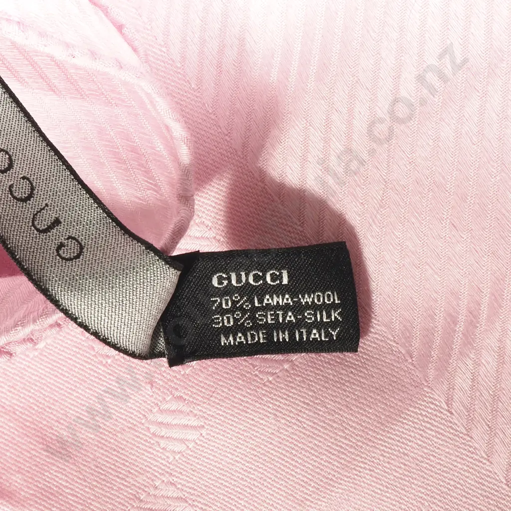 GUCCI Pink Silk & Wool Blend Shawl Image 1++
