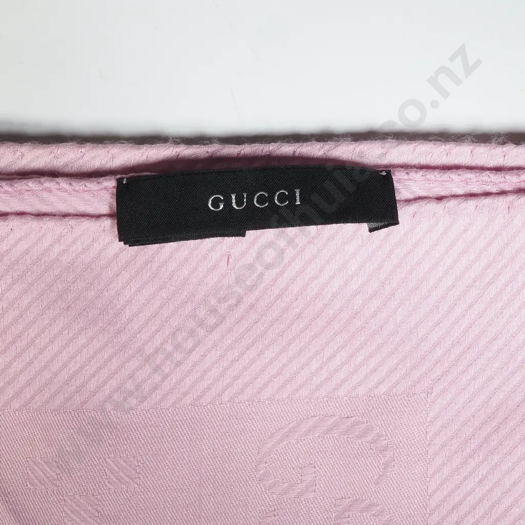 GUCCI Pink Silk & Wool Blend Shawl Image 1++