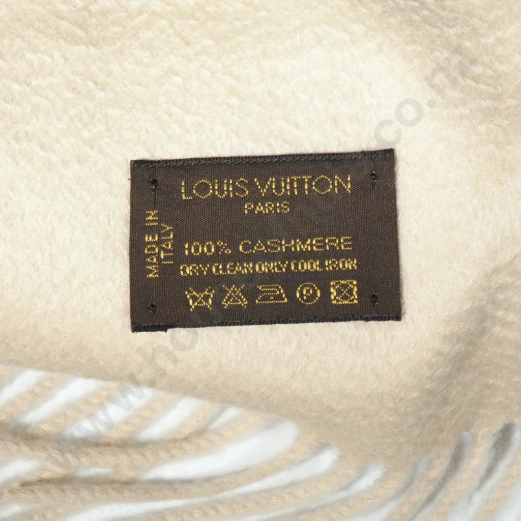 LOUIS VUITTON Beige Cashmere Scarf Image 1++