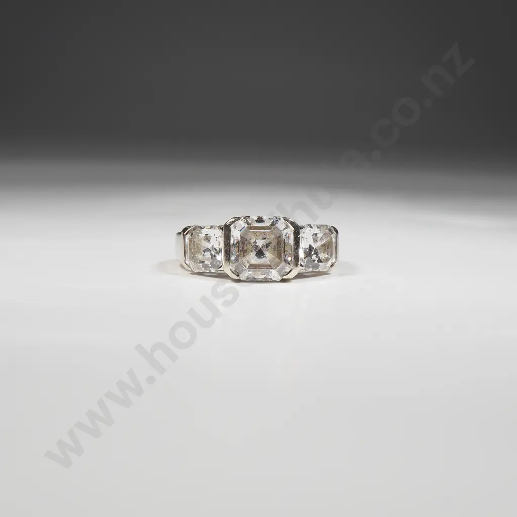 Substantial 14ct White Gold CZ Ring Image 1++