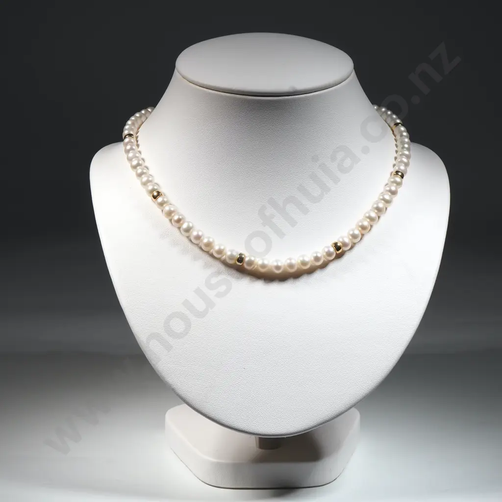 14ct Gold & Pearl Necklace Image 1++