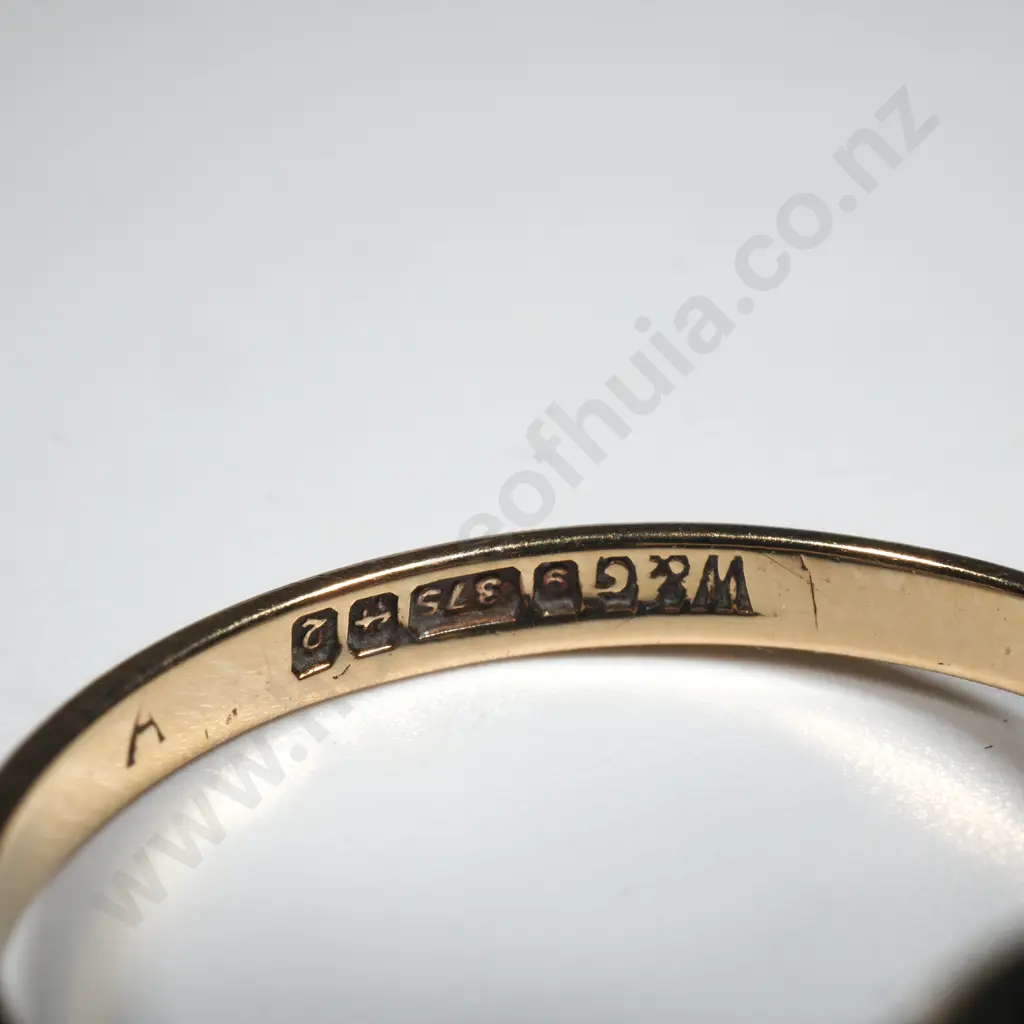 9ct Gold Garnet Ring w English Hallmarks Image 1++