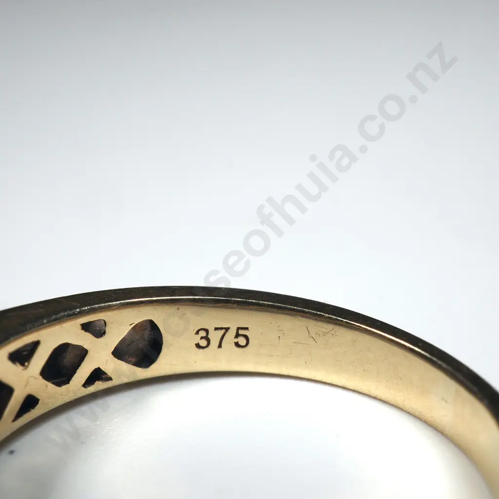 9ct Gold & Diamond Ring Image 1++