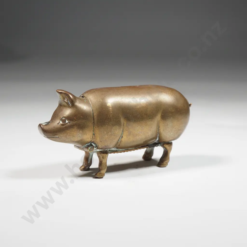 Brass Figural Pig Vesta Case Image 1++