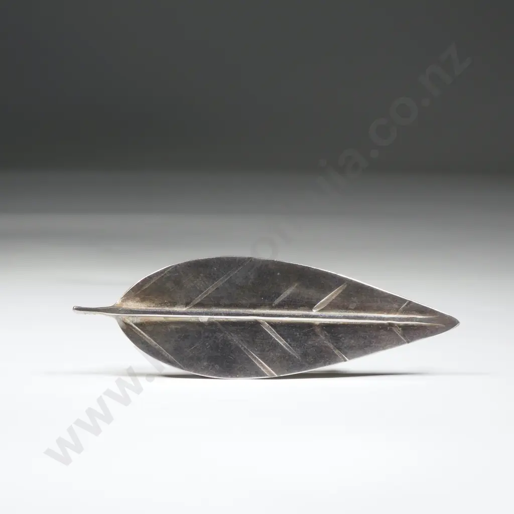 Handcrafted Bob Wyber Sterling Silver Leaf Brooch Image 1++
