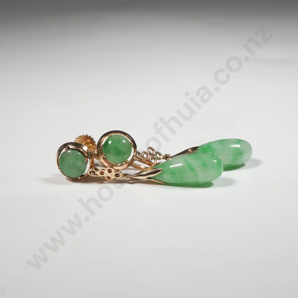 18ct Gold Jade Earrings Image 1++