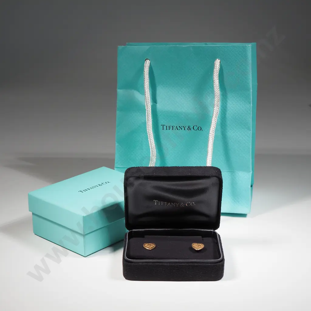 Cased Tiffany & Co 18ct Gold heart Earrings Image 1++