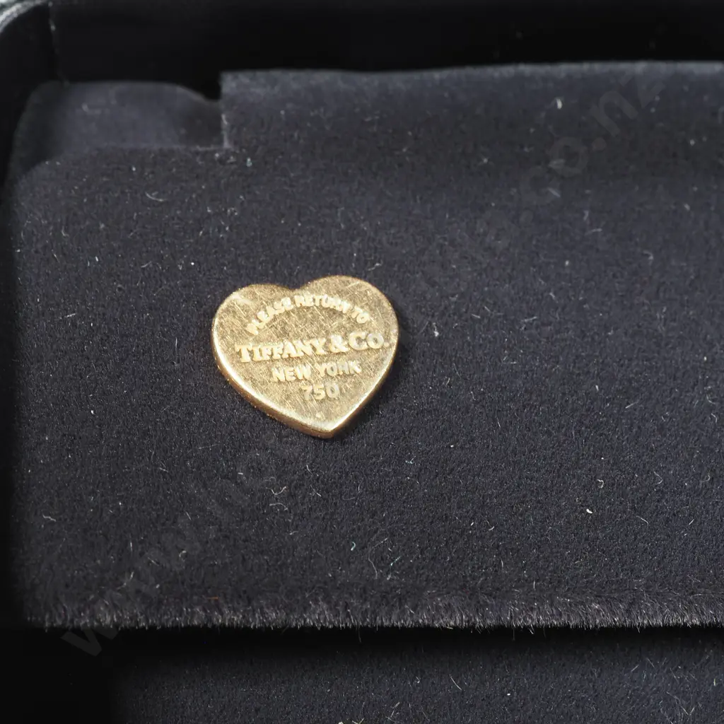 Cased Tiffany & Co 18ct Gold heart Earrings Image 1++