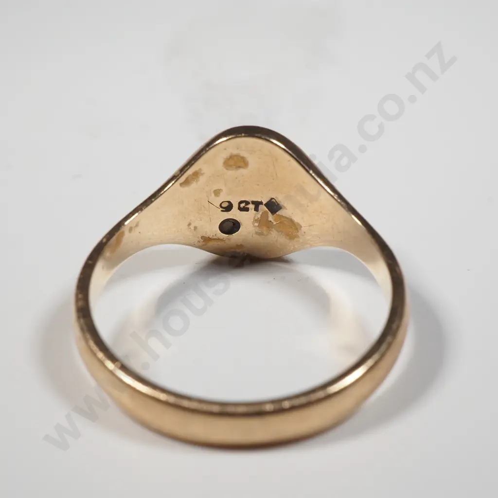9ct Gold Signet Ring Image 1++