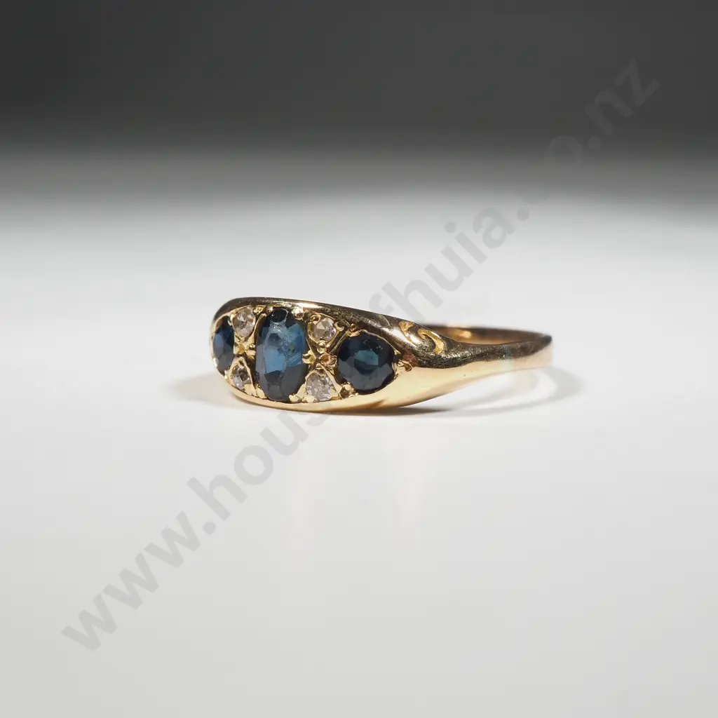 18ct Gold Sapphire & Diamond Ring Image 1++