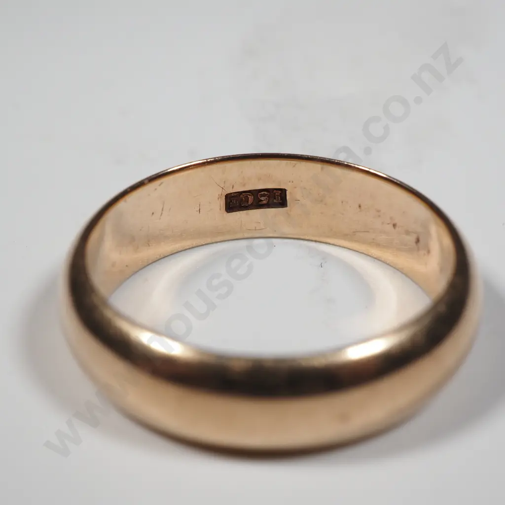 Antique 15ct Gold Wedding Band Image 1++