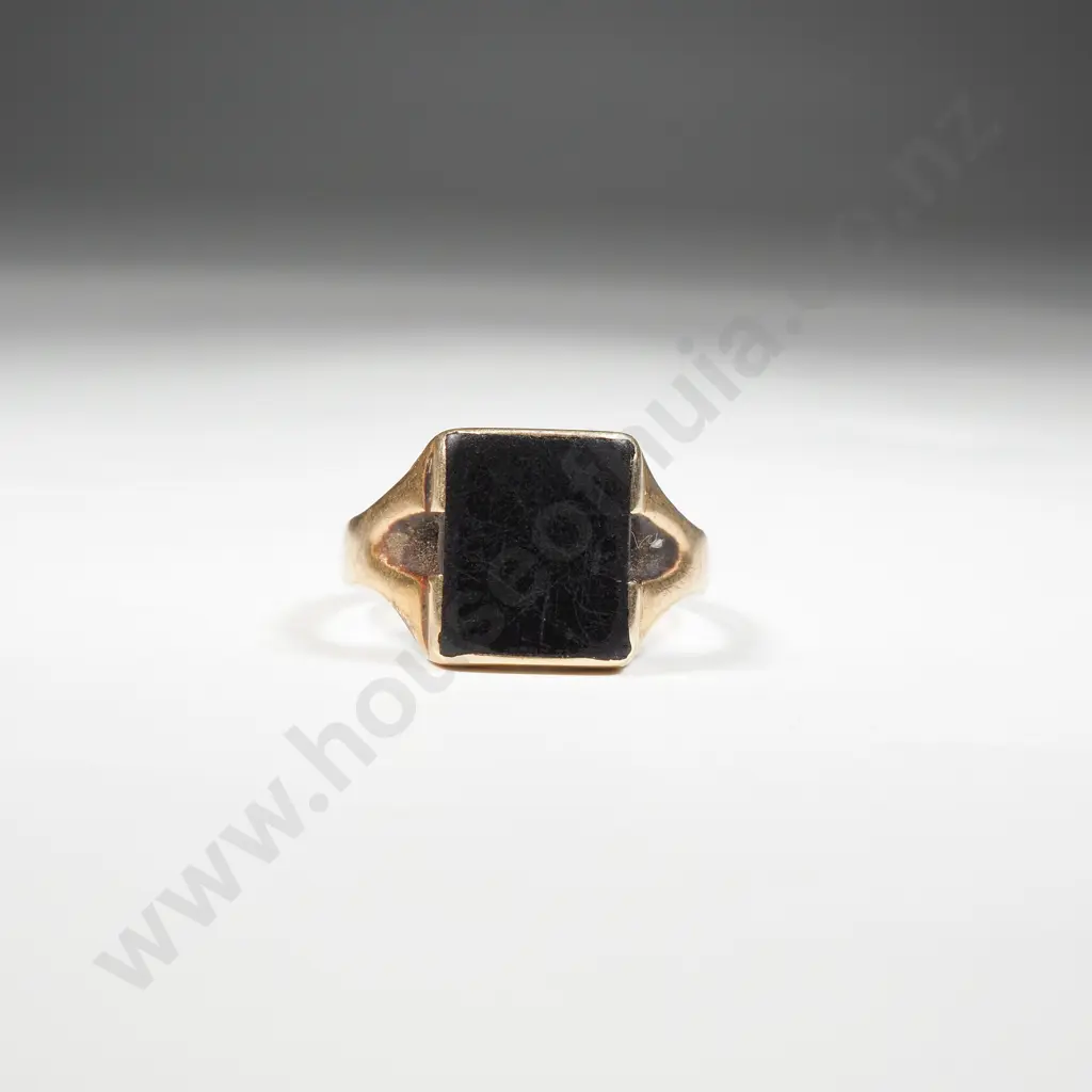 9ct Gold Onyx Signet Ring Image 1++