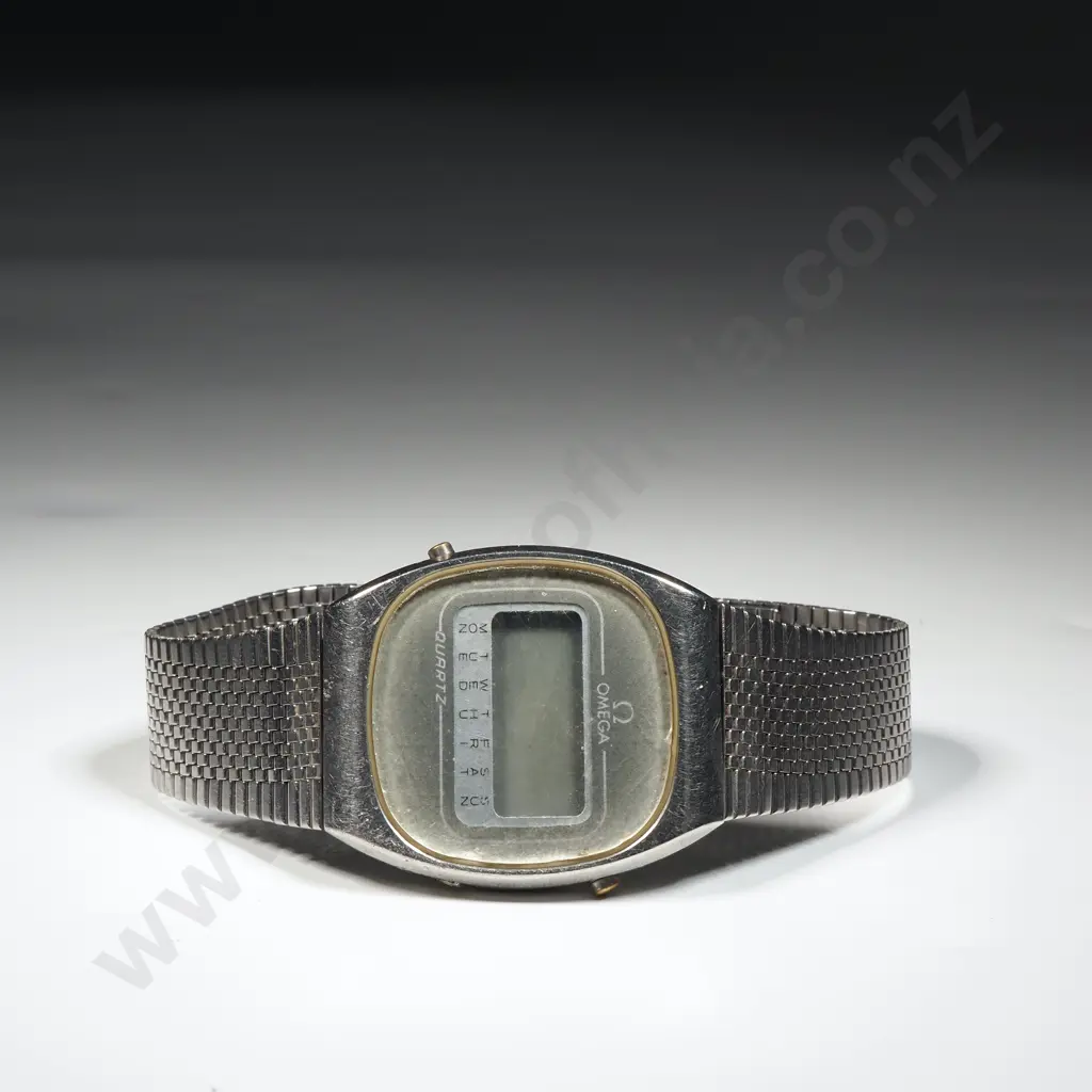 Vintage Omega LCD Quartz Watch w Paperwork Image 1++
