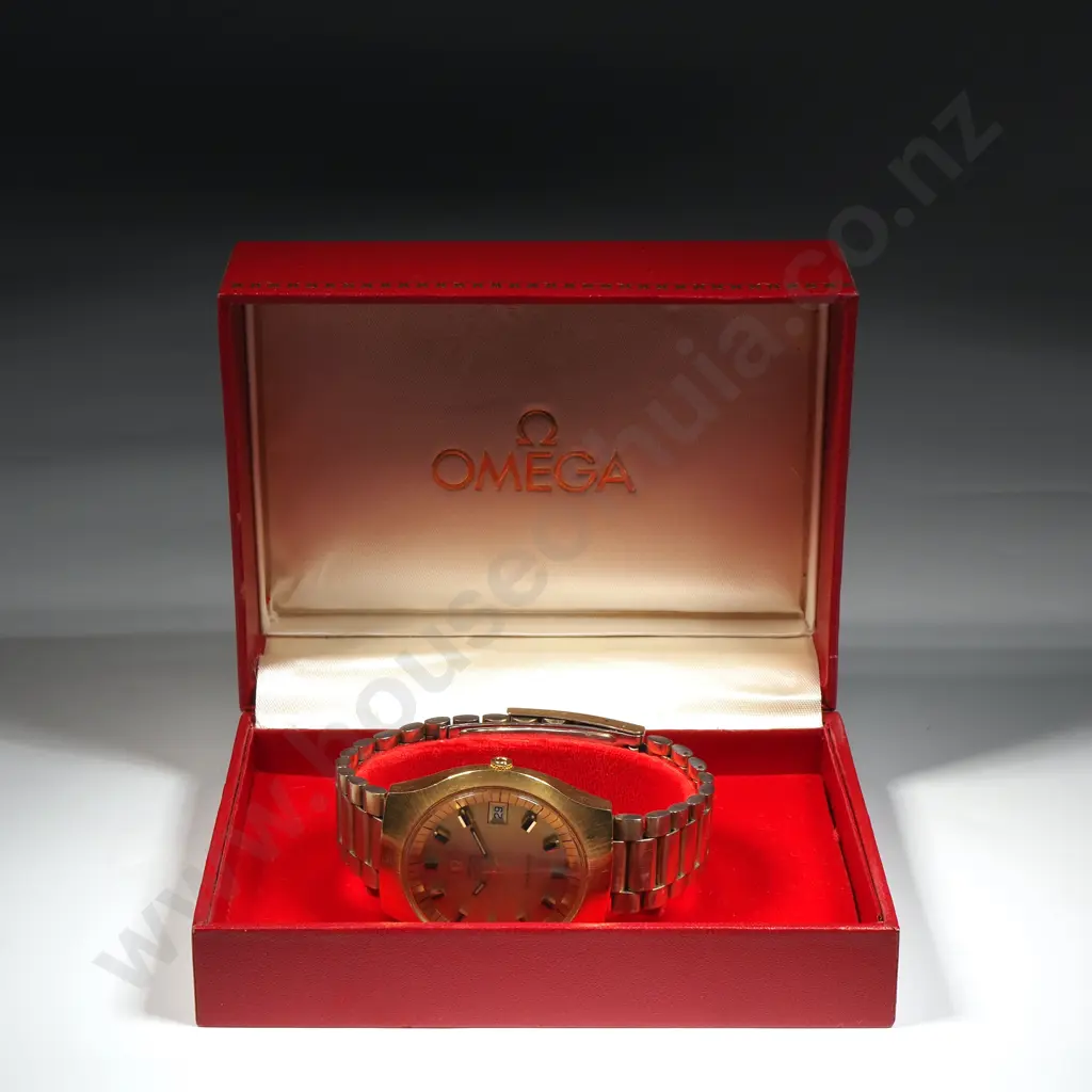 Cased Omega Electronic F300 w Box & Papers Image 1++