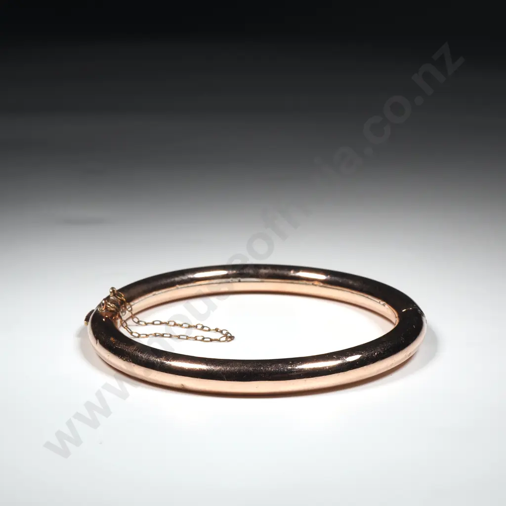 Vintage 9ct Gold Hinged Bangle with Safety Chain Image 1++