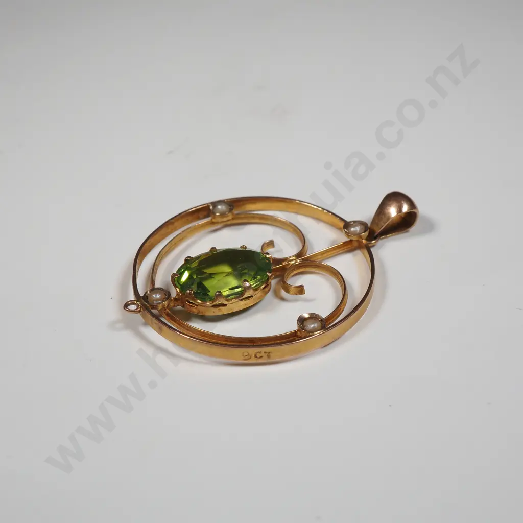 Edwardian 9ct Gold & Green Gem Pendant Image 1++