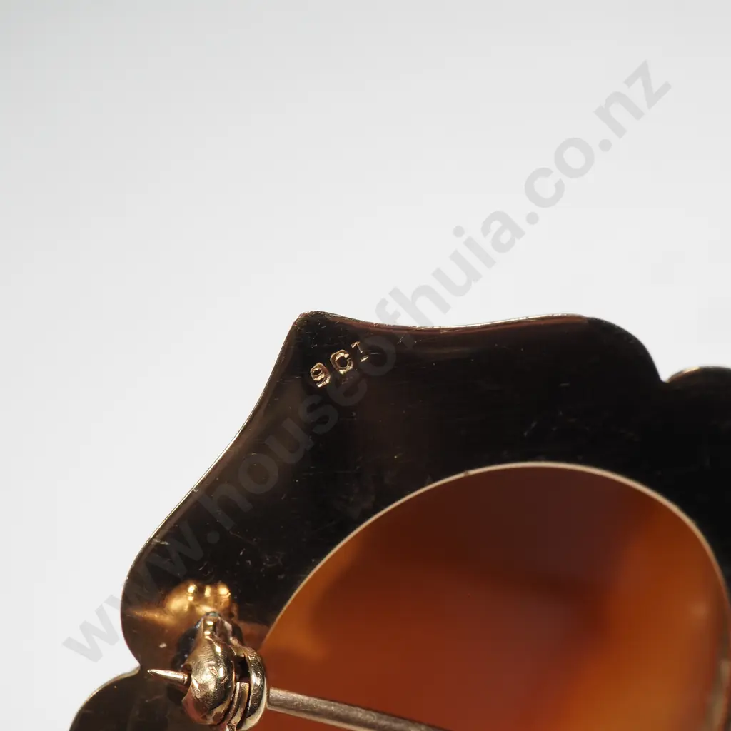 9ct Gold Cameo Brooch Image 1++