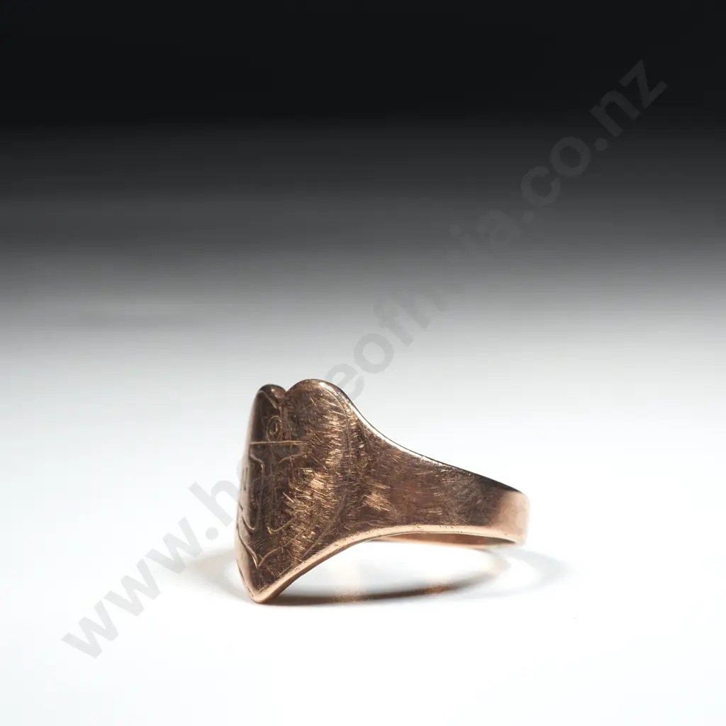 9ct Gold Heart Shaped Men's Signet Ring Featuring An Anchor & NZ  Image 1++