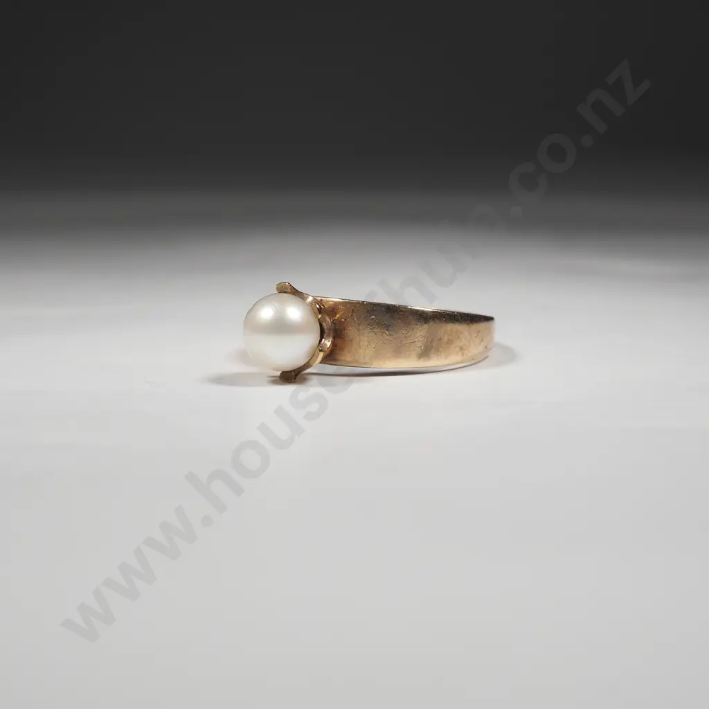 9ct Gold Solitaire Pearl Ring Image 1++