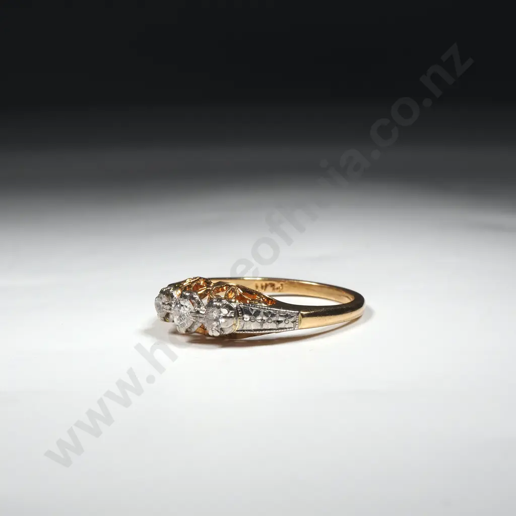 18 ct Yellow Gold & Platinum Solitaire Diamond Set Filigree Ring- Evaluation of $2,990 Image 1++