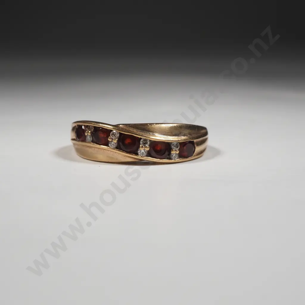 9ct Gold White & Red Gem Ring Image 1++