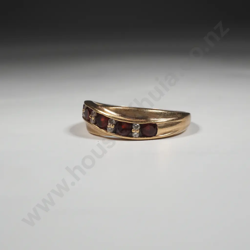 9ct Gold White & Red Gem Ring Image 1++