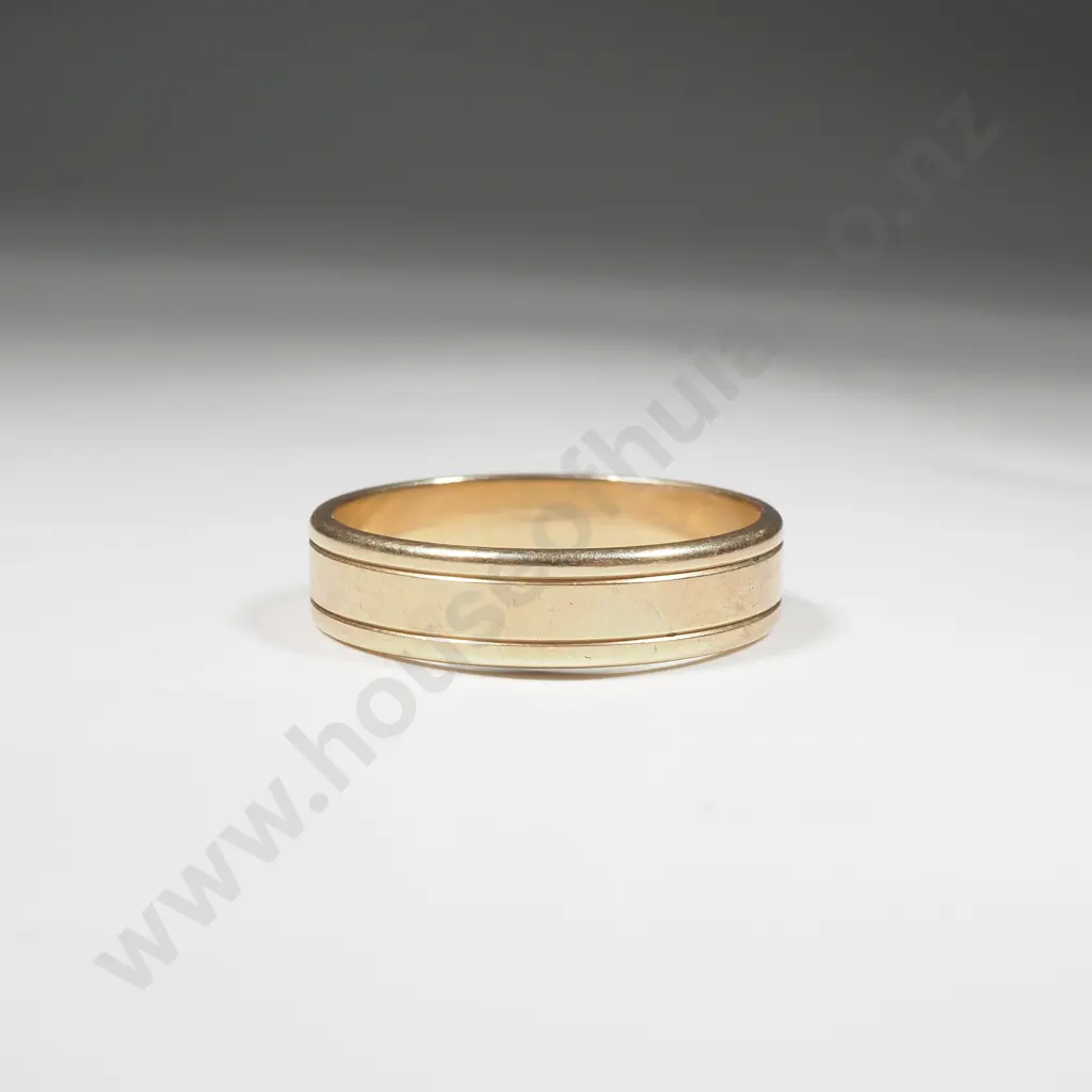 10ct Gold Wedding Band Image 1++