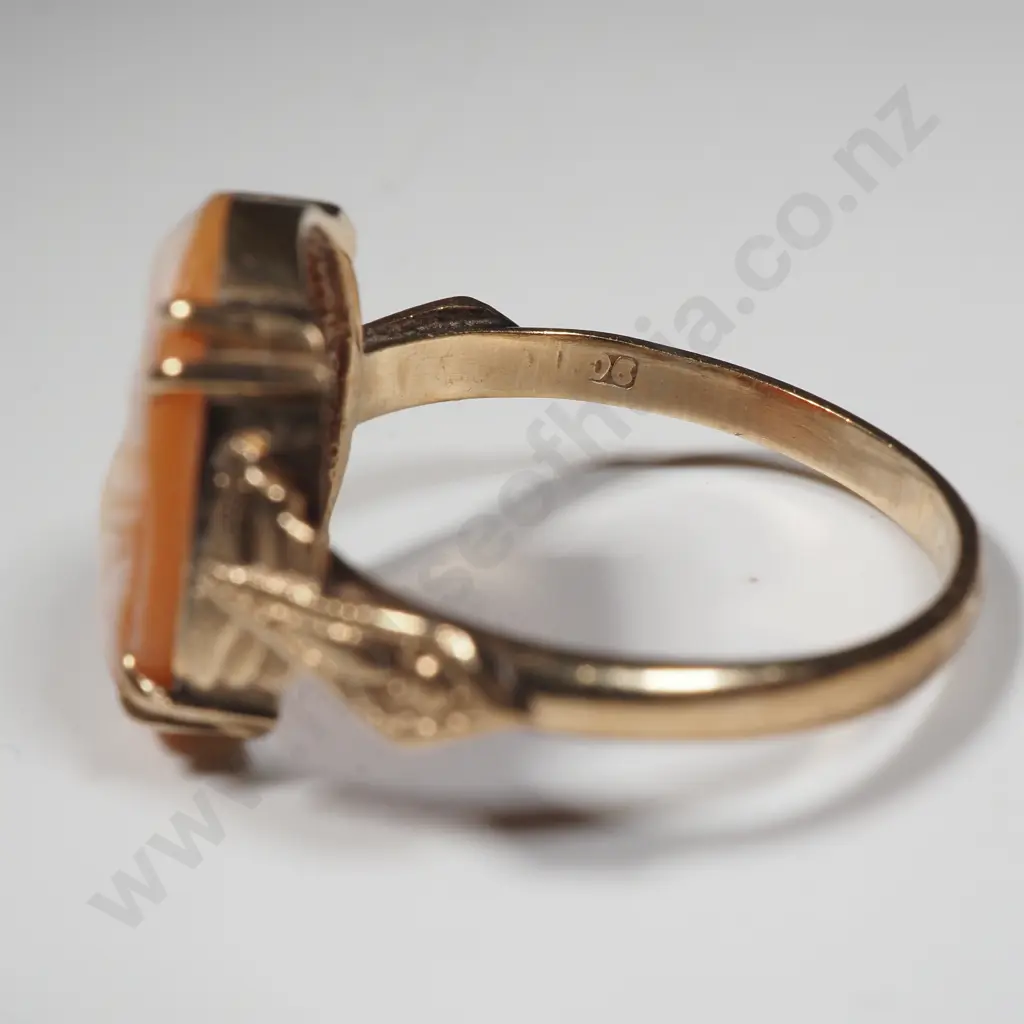 9ct Gold Cameo Ring Image 1++