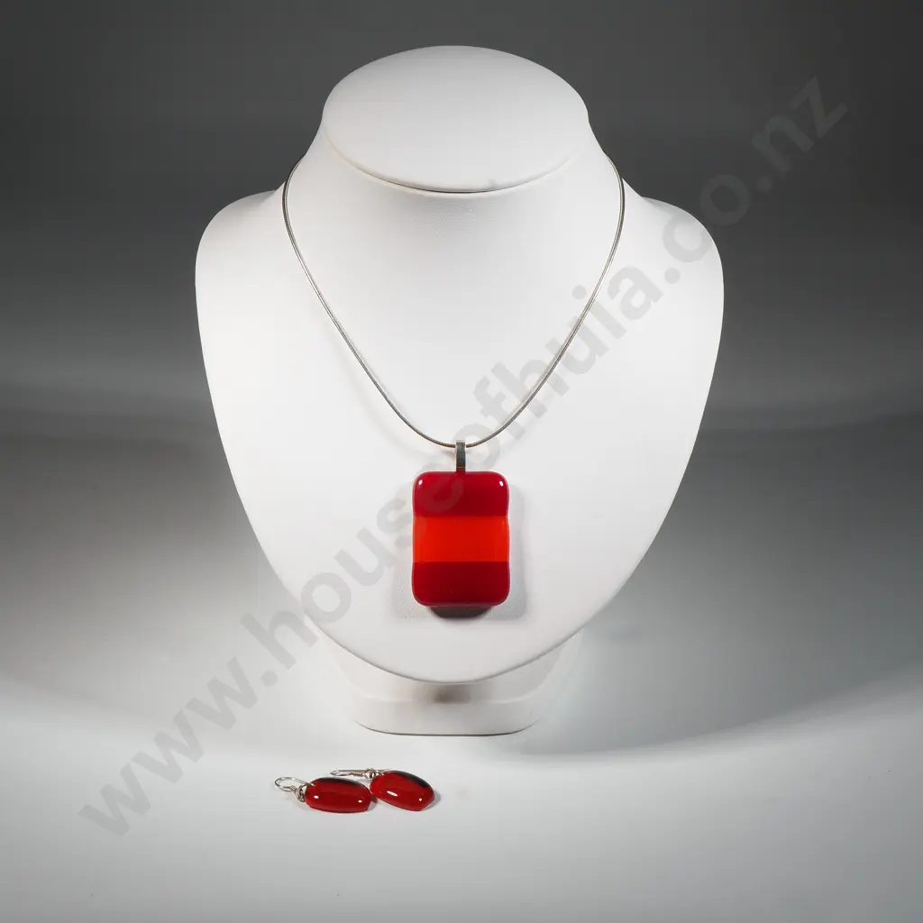 Hogland Art Glass Pendant & Earrings Set in Original Box Image 1++