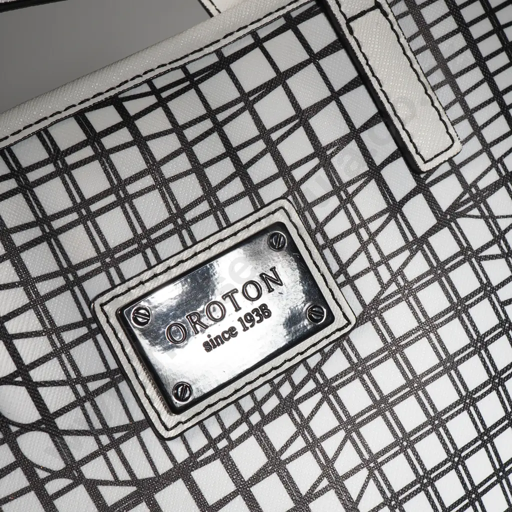 OROTON Black & White Tote Bag Image 1++