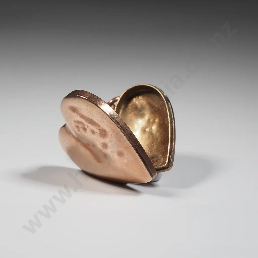 9ct Gold Pendant Image 1++