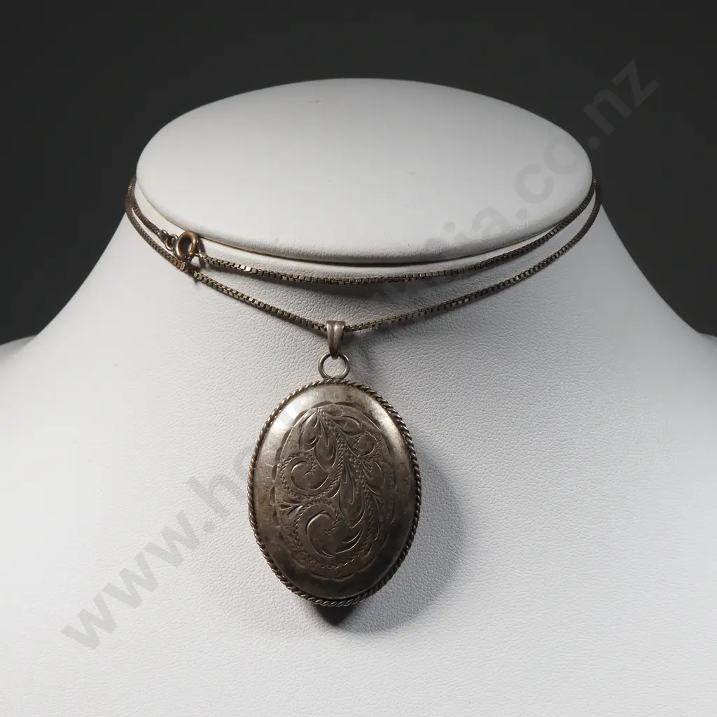 Sterling  Silver Oval Locket with Engraved Decoration & Box Link Chain  Image 1++