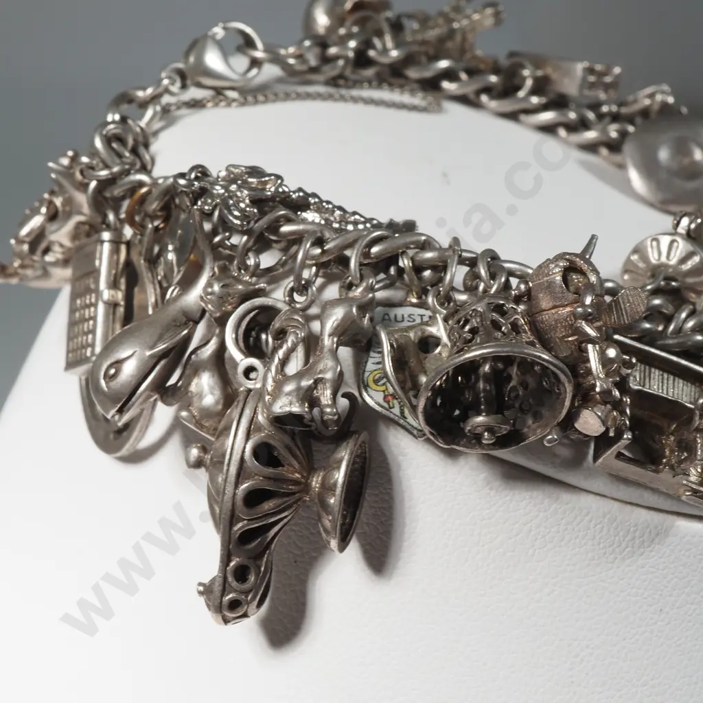 Vintage Sterling Silver Charm Bracelet. Some Opening  Image 1++