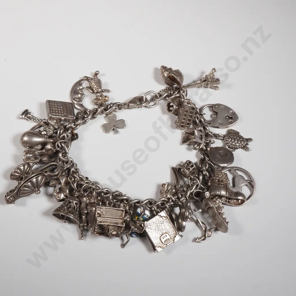 Vintage Sterling Silver Charm Bracelet. Some Opening  Image 1++