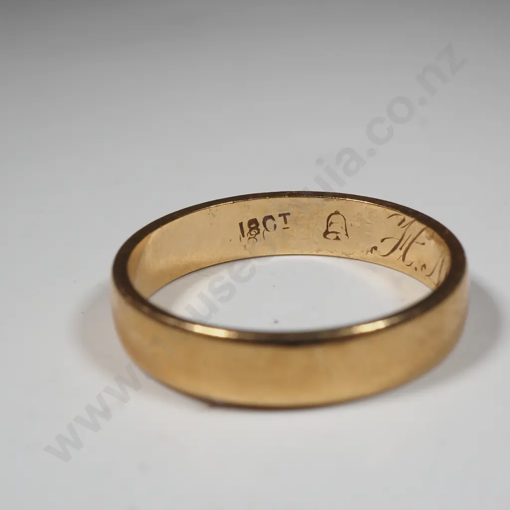 18ct Gold Wedding Band Image 1++