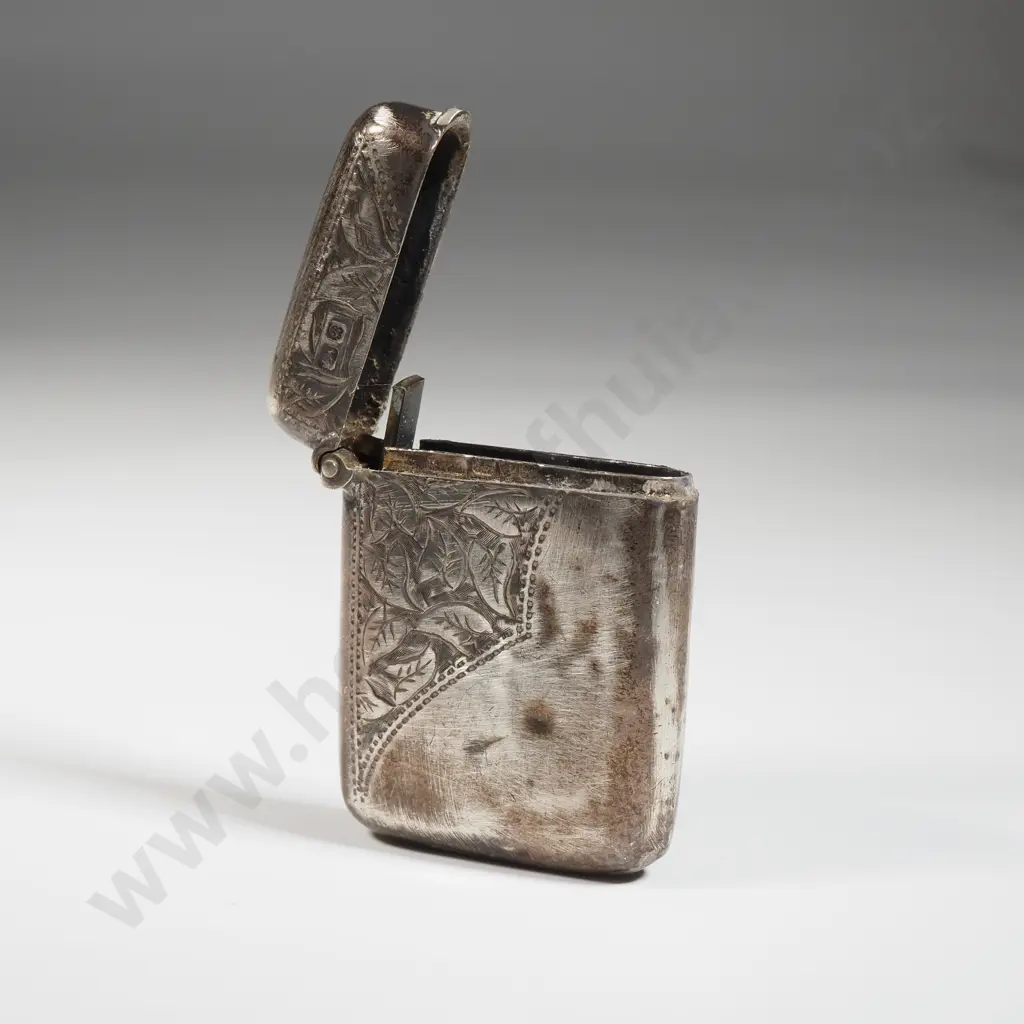 Sterling Silver Vesta Case With Engraved Ivy Leaf Decoration  Image 1++